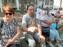 Хора с увреждания изразиха своето недоволство от грижата за тях у нас с протест пред сградата на РЗИ в Добрич