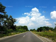 Временно е ограничено движението и в двете посоки по път I-9 Бургас – Варна след разклона за Несебър поради ПТП