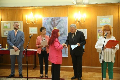 Веска Ненчева от БСП организира изложба "Децата за бъдещето на Планетата" в Народното събрание
