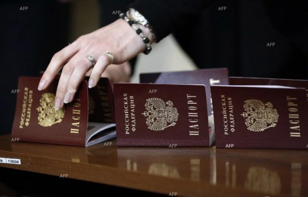 ТАСС: В Мелитопол и Херсон са раздадени първите руски паспорти, опрощават всички дългове на населението