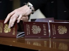 ТАСС: В Мелитопол и Херсон са раздадени първите руски паспорти, опрощават всички дългове на населението