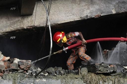 15 загинали и над 150 ранени при пожар, последвал експлозия в депо за контейнери в Бангладеш