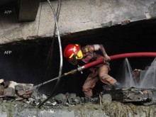 15 загинали и над 150 ранени при пожар, последвал експлозия в депо за контейнери в Бангладеш