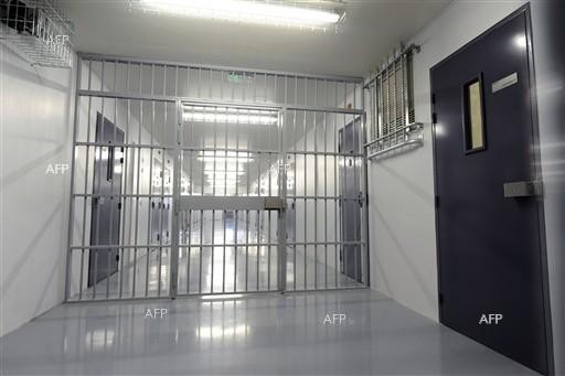 Ефективна присъда "лишаване от свобода" е постановена за мъж от Добрич, държал с цел разпространение наркотични вещества при условията на опасен рецидив