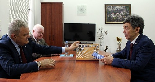 Румен Петков се срещна с посланика на Казахстан у нас Н. Пр. Темиртай Избастин
