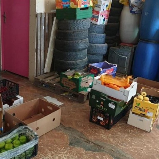 Служители от "Икономическа полиция" - СДВР предотвратиха продажбата на над 1300 кг хранителни продукти