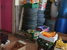 Служители от "Икономическа полиция" - СДВР предотвратиха продажбата на над 1300 кг хранителни продукти