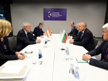 Президентите Румен Радев и Александер Ван дер Белен проведоха среща в Рига