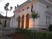 Граждани провеждат протест пред Народното събрание в подкрепа на бившия му председател Никола Минчев