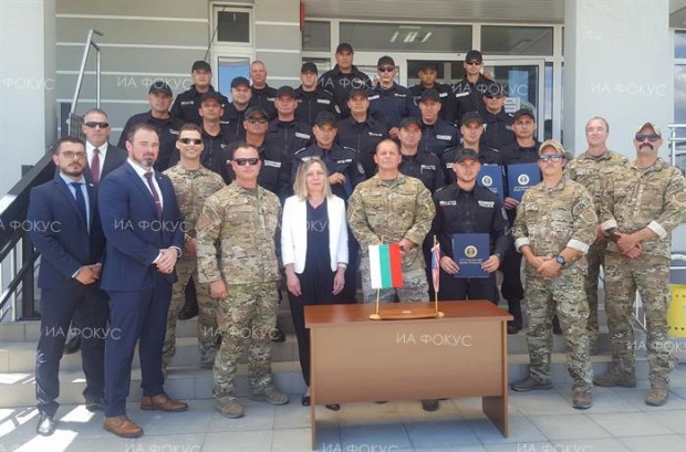Гранични полицаи от секторите "Специални тактически действия" в РДГП приключиха обучителен курс, проведен от американските им колеги