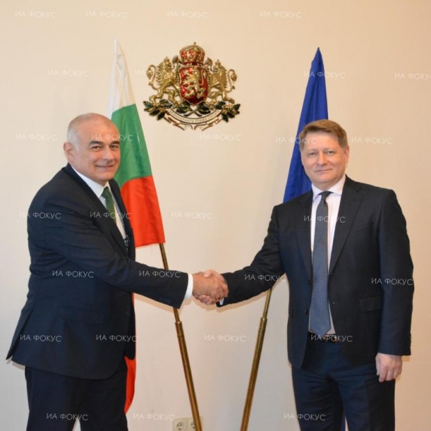 Министър Гьоков се срещна с изпълнителния директор на Европейския орган по труда Козмин Боянджиу