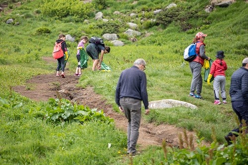 Стотици доброволци се включиха в организирано почистване на Витоша