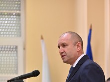 Президентът: Необходим ни е Национален културен институт, който да обединява българите зад граница чрез българския език и култура