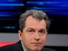 Тошко Йорданов: Бъдещото правителство и бъдещите преговори са на тънко въже, на което Кирил Петков започва да къса конците още отсега