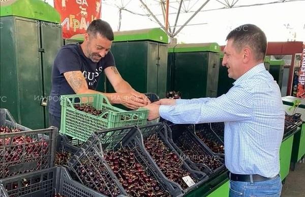 Депутатът Христо Терзийски: Столичани може да се насладят на различните сортове череши и вишни от кюстендилски производители