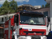 Мълния е подпалила покрива на училището в село Раковица