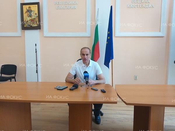 Кметът на Община Кюстендил Петър Паунов призова незабавно да се създаде стандарт за храненето на учениците