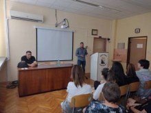 Следователи от Окръжна прокуратура-Велико Търново проведоха срещи с ученици в СУ "Вела Благоева"