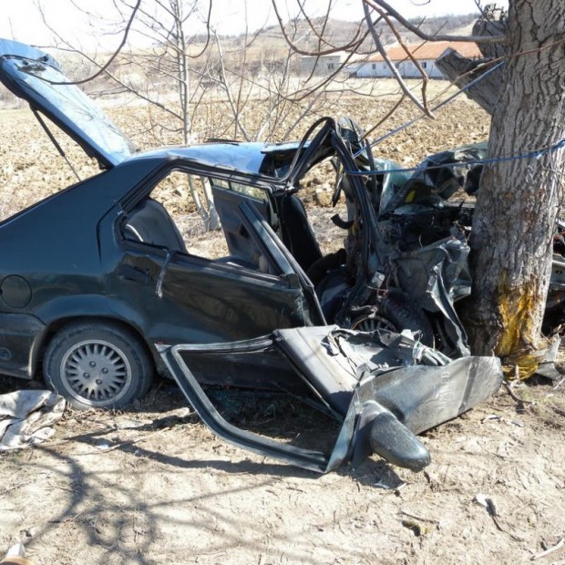 Движението при км 25 на път I-5 Русе - Велико Търново се осъществява в една лента поради ПТП