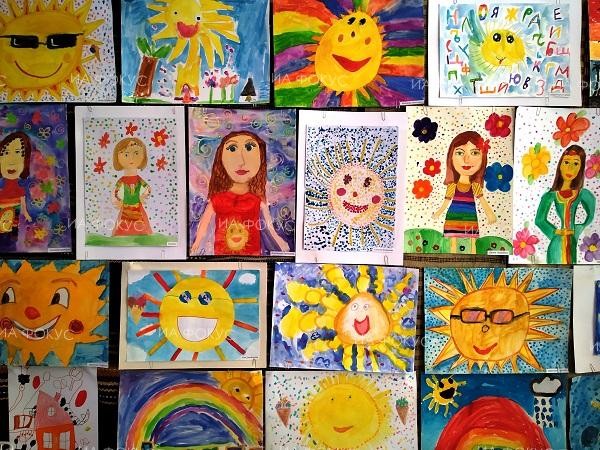 Млади художници от Кюстендил подредиха изложбата "Моето детско лято"