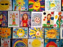 Млади художници от Кюстендил подредиха изложбата "Моето детско лято"