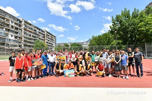 Сливенски училищни отбори се състезаваха в първия турнир за Купата на кмета