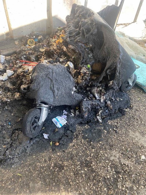 Три контейнера за смет във Видин, подпалени от вандали, са унищожени напълно
