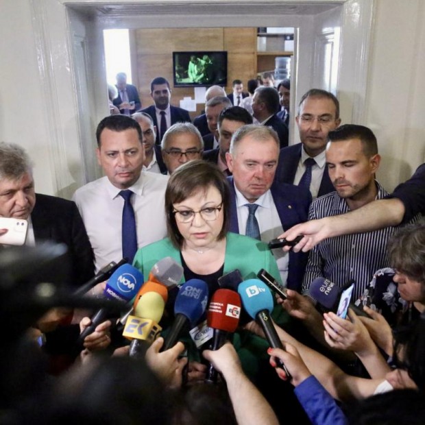 Корнелия Нинова след срещата с Петков: Няма промяна в позицията ни, "Продължаваме промяната" да предложи друг премиер