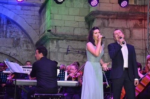 Концерт-спектакъл "Пресътворените песни" събра стотици зрители пред Стамбол капия във Видин