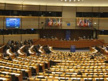 Евродепутатите настояват за "безпрецедентно внимание и контрол" при изразходването на европейските фондове за възстановяване