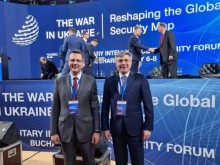 На форума за глобалната сигурност в Букурещ! Мустафа Карадайъ се срещна с ген. Джеймс Джоунс и Робърт Питънджър