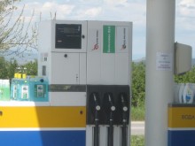 Бензиностанциите няма да сменят софтуера, за да дават компенсация от 25 стотинки на литър