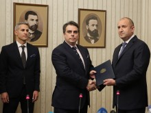 Кандидатът за премиер Асен Василев върна на президента Румен Радев неизпълнен проучвателния мандат за съставяне на кабинет