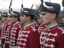 Представителнa гвардейска част с българския флаг ще води пешия марш за Деня на Бастилията в Париж