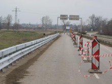 Аварийни ремонтни дейности ще се извършват над моста над река Струма при "Кривия тунел" на път Е-79 на 20 юли