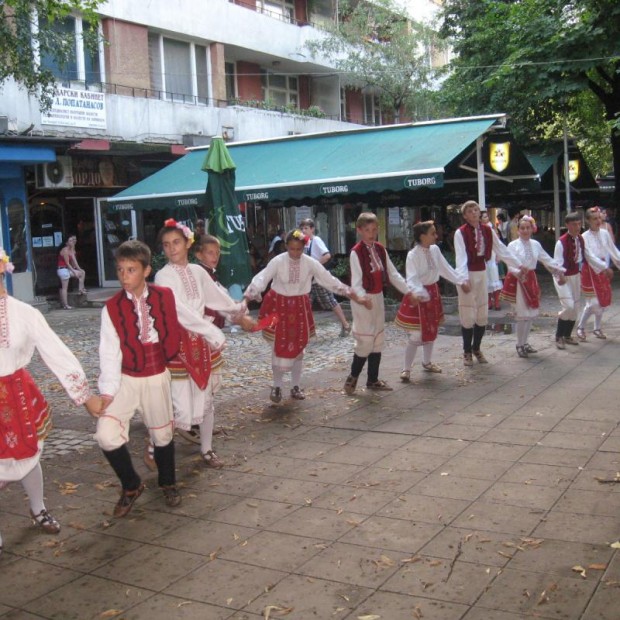 В Кюстендил започва Международният фолклорен фестивал "Сребърна пафта"
