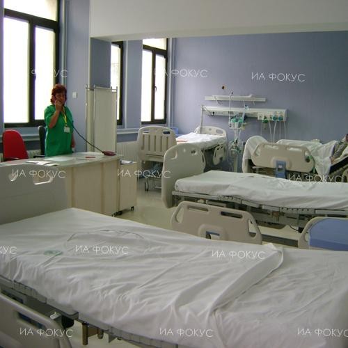 В болницата в Панагюрище успешно бе оперирана 7-килограмова миома