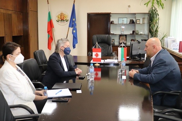 Възможностите за разширяване на икономическото сътрудничество с Канада бяха обсъдени между Анатоли Станев и посланик Аник Гуле