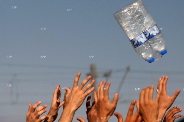 Столичната община организира раздаване на безплатна минерална вода