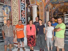 Близо 7000 образи има по стените на храма "Св. св. Кирил и Методий" в Ловеч