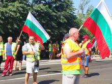 Пътните строители във Варна излязоха отново на протест и затвориха за час входа и изхода на града откъм магистрала "Хемус"