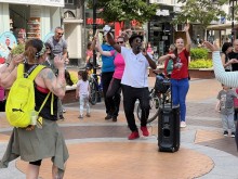Танцувален марш, вело и пешеходен поход в инициативата "Живей активно"