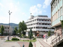 Продължават ремонтните дейности по стълбищния подход между улиците "Христо Ботев" и "Кокиче" в Дупница