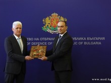 Министърът на отбраната Димитър Стоянов встъпи в длъжност
