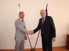 Министър Росен Христов проведе спешна среща с КЕВР