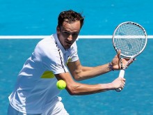 Медведев записа победа № 250 при дебюта си в Лос Кабос