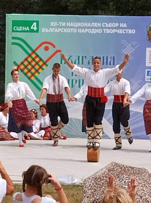 Фолклорните изпълнители, представили Община Добричка на Националния събор на народното творчество в Копривщица, се завърнаха с 22 отличия
