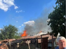 Два големи пожара горят в област Бургас