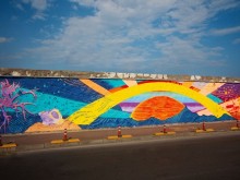 На Морска гара във Варна изгря 17-метрова рисунка, вдъхновена от морската ни столица и елементите на лятото