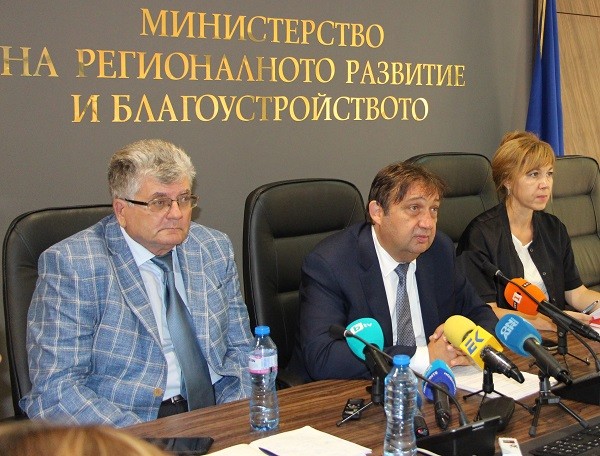 Министър Иван Шишков ще инспектира българската част на Междусистемната газова връзка Гърция-България